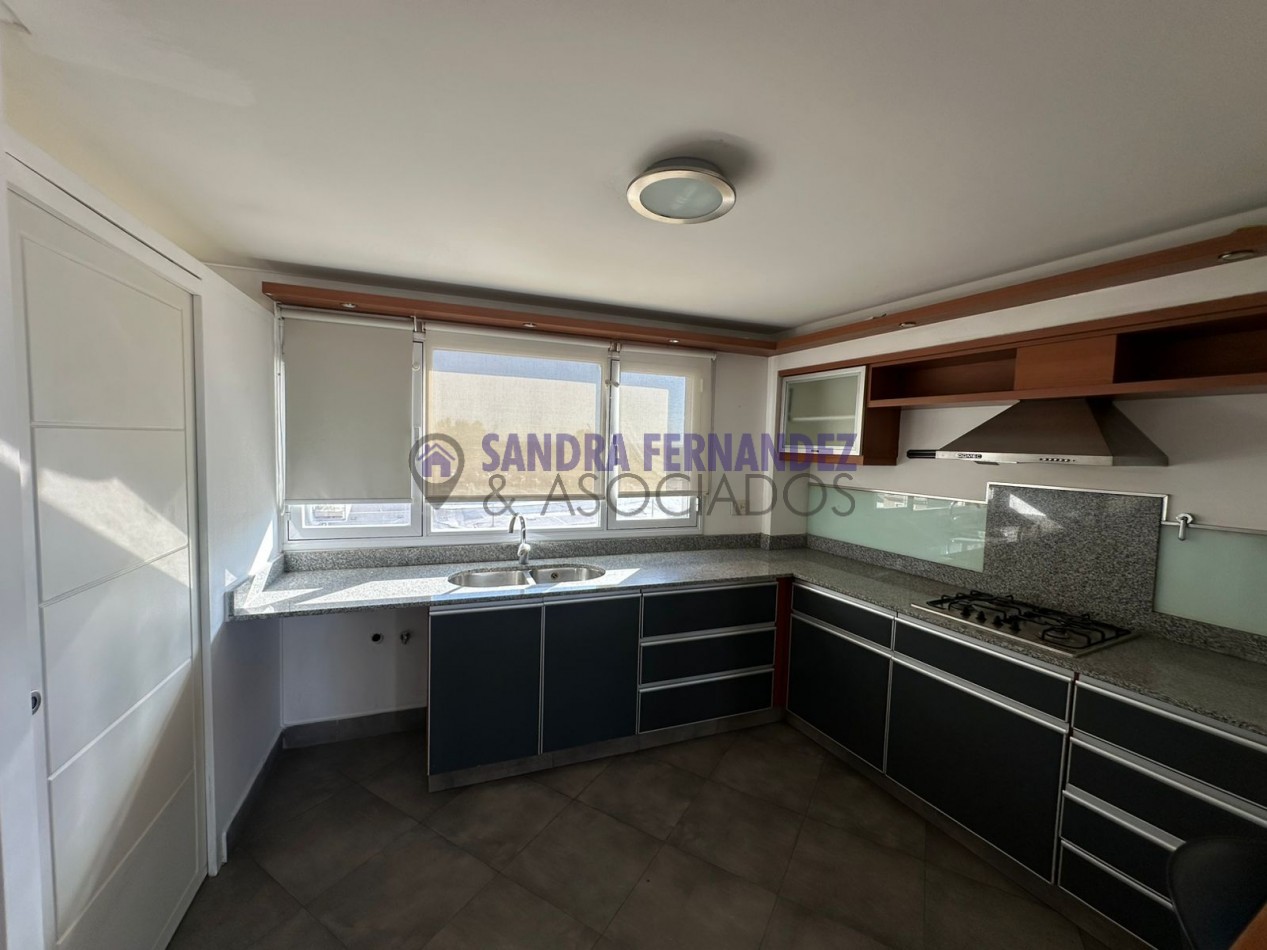 Neuquen Alquiler Semipiso Departamento 2 dormitorios (suite) Cochera Baulera