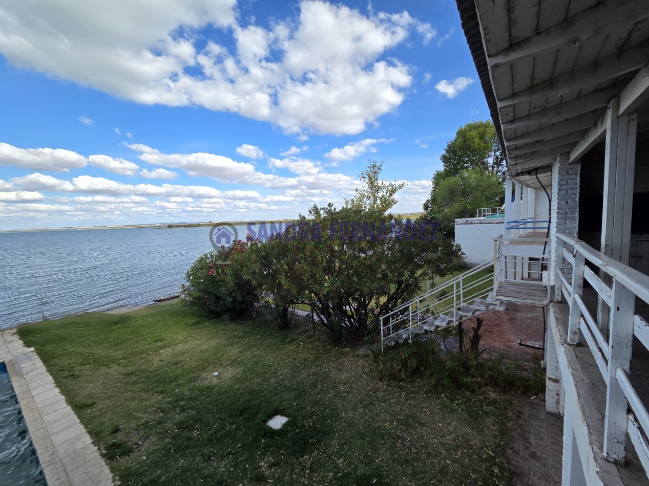 Rio Negro Cinco Saltos Lago Pellegrini Casa 2 dormitorios amoblada con vista al Lago