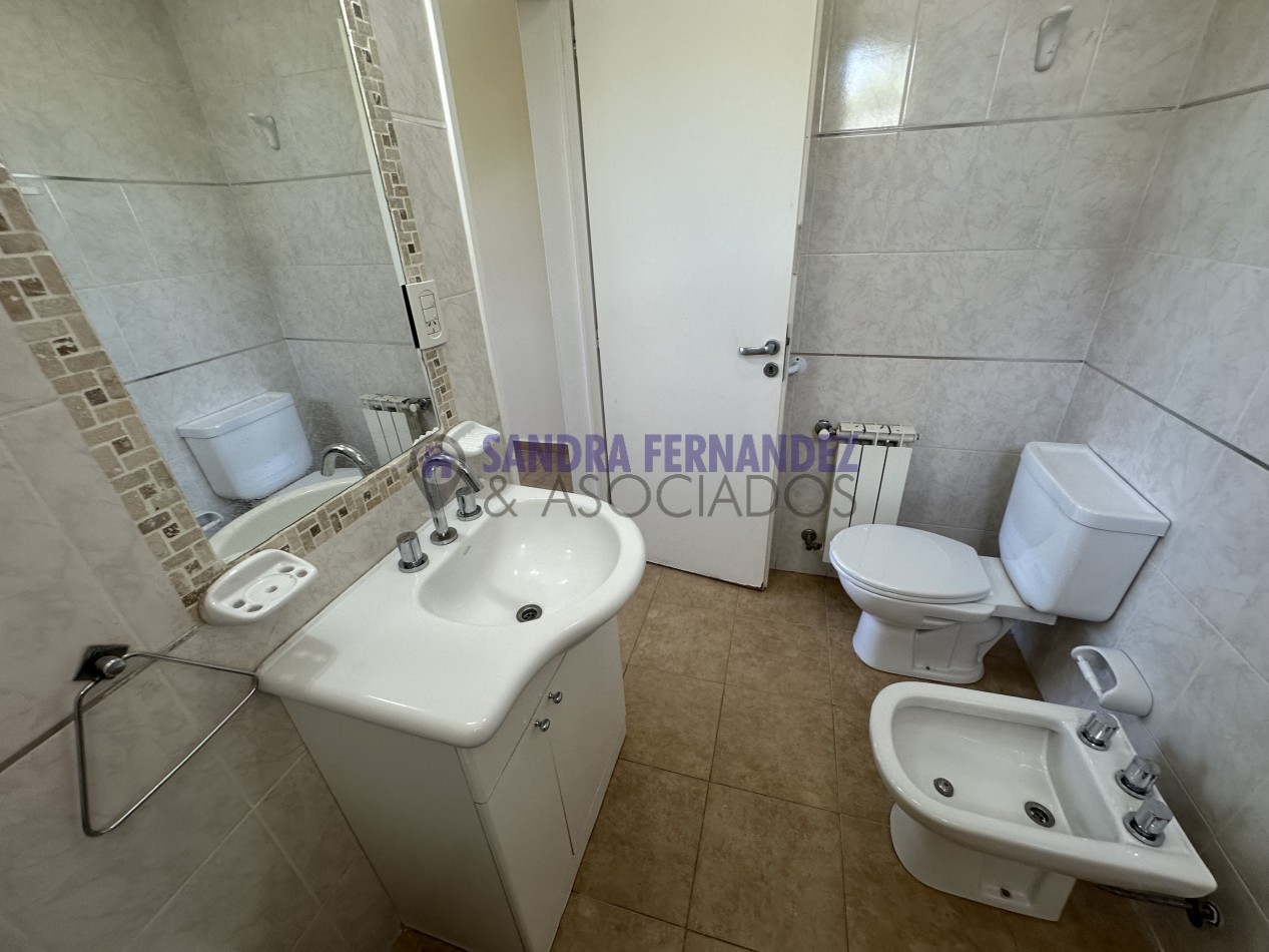 Neuquen Venta Santa Genoveva Departamento 2 dormitorios. Cochera Baulera 