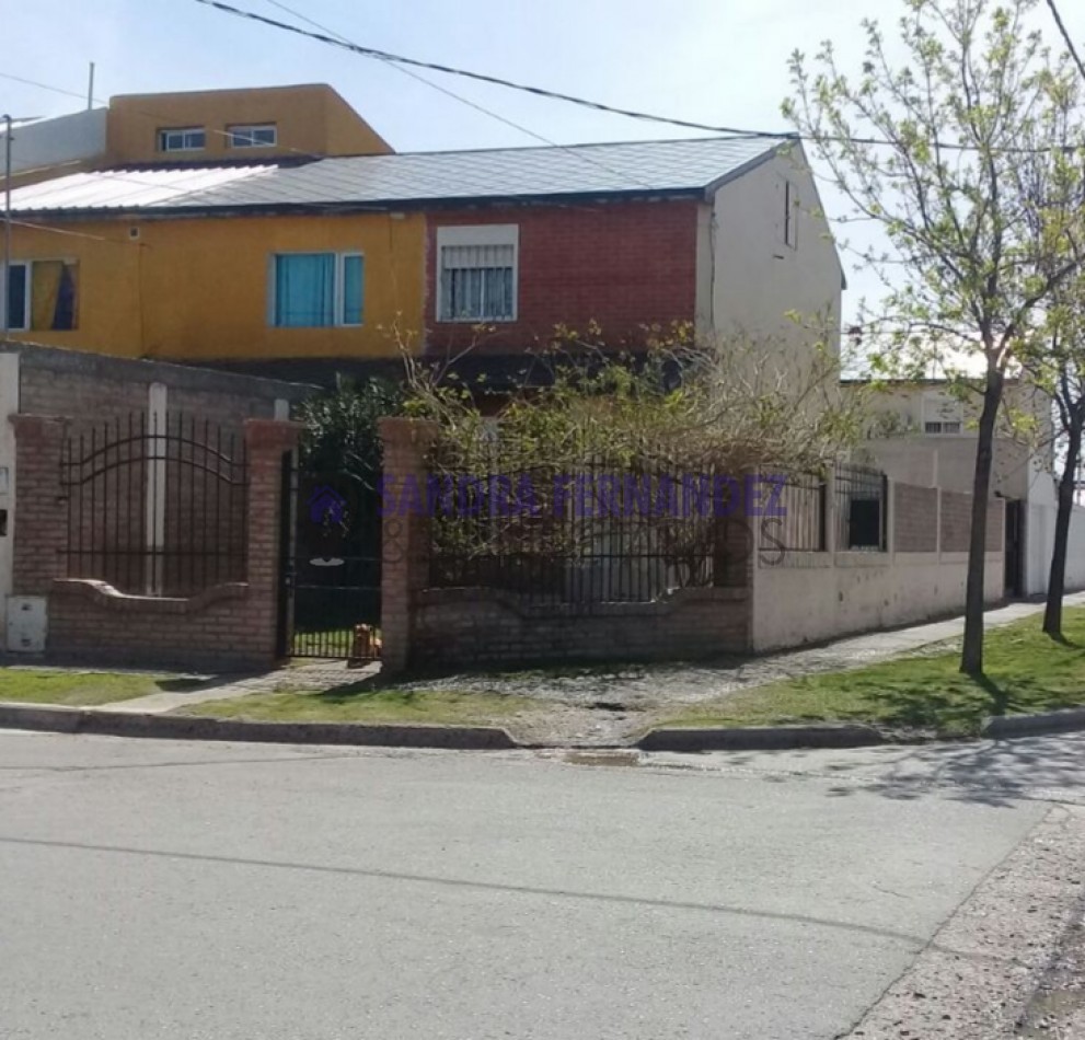 Neuquen Venta Duplex 2 dormitorios en esquina Barrio Huilliches 