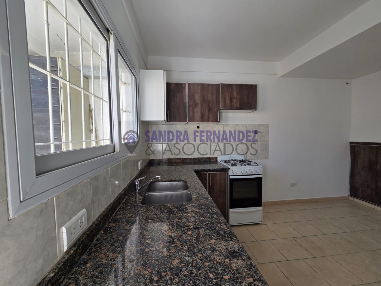 Neuquen Alquiler Duplex 2 dormitorios entrada para un auto