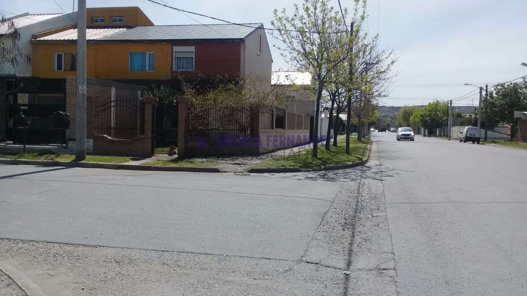 Neuquen Venta Duplex 2 dormitorios en esquina Barrio Huilliches 