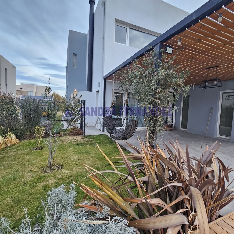 Neuquen Alquiler Casa Nivel gerencial en dos plantas Barrio Cerrado Sauces del Limay