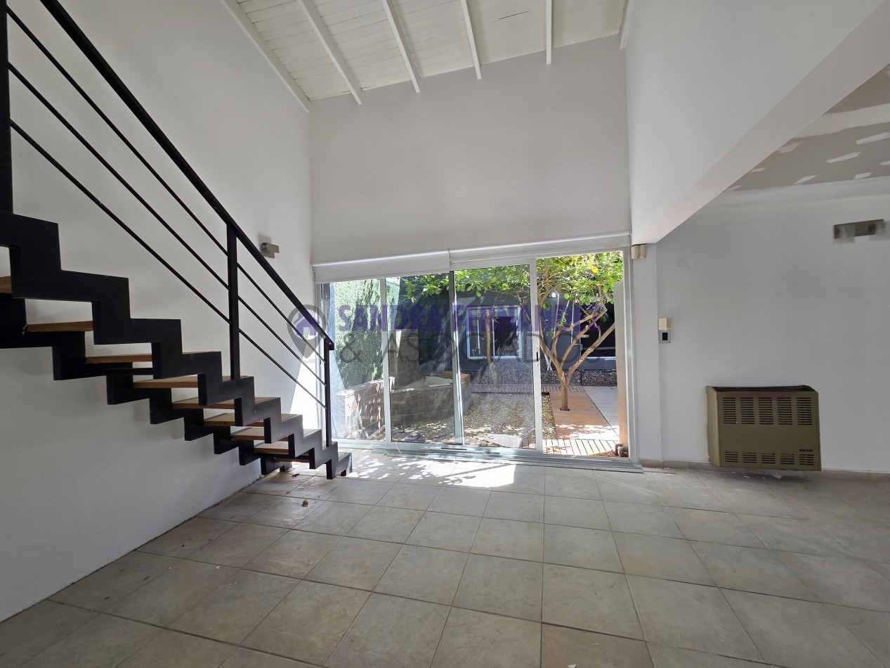 Neuquen. Alquiler. Casa 3 dormitorios suite, con piscina. 