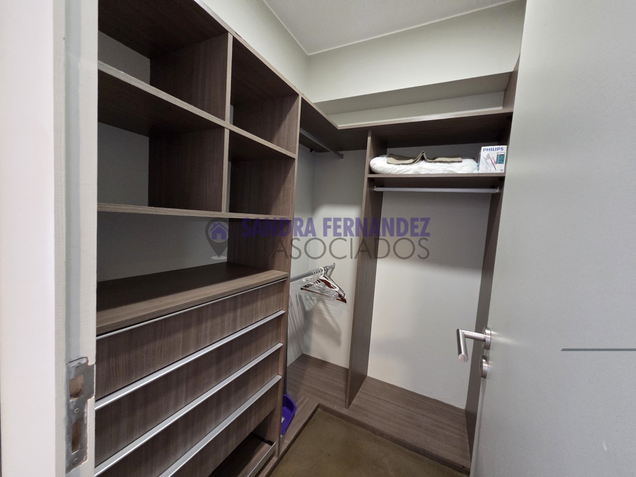 Buenos Aires. CABA. San Telmo. Torre Quartier San Telmo. Cercano a: UADE-UCA-UTN 1 dormitorio Cochera Opcional