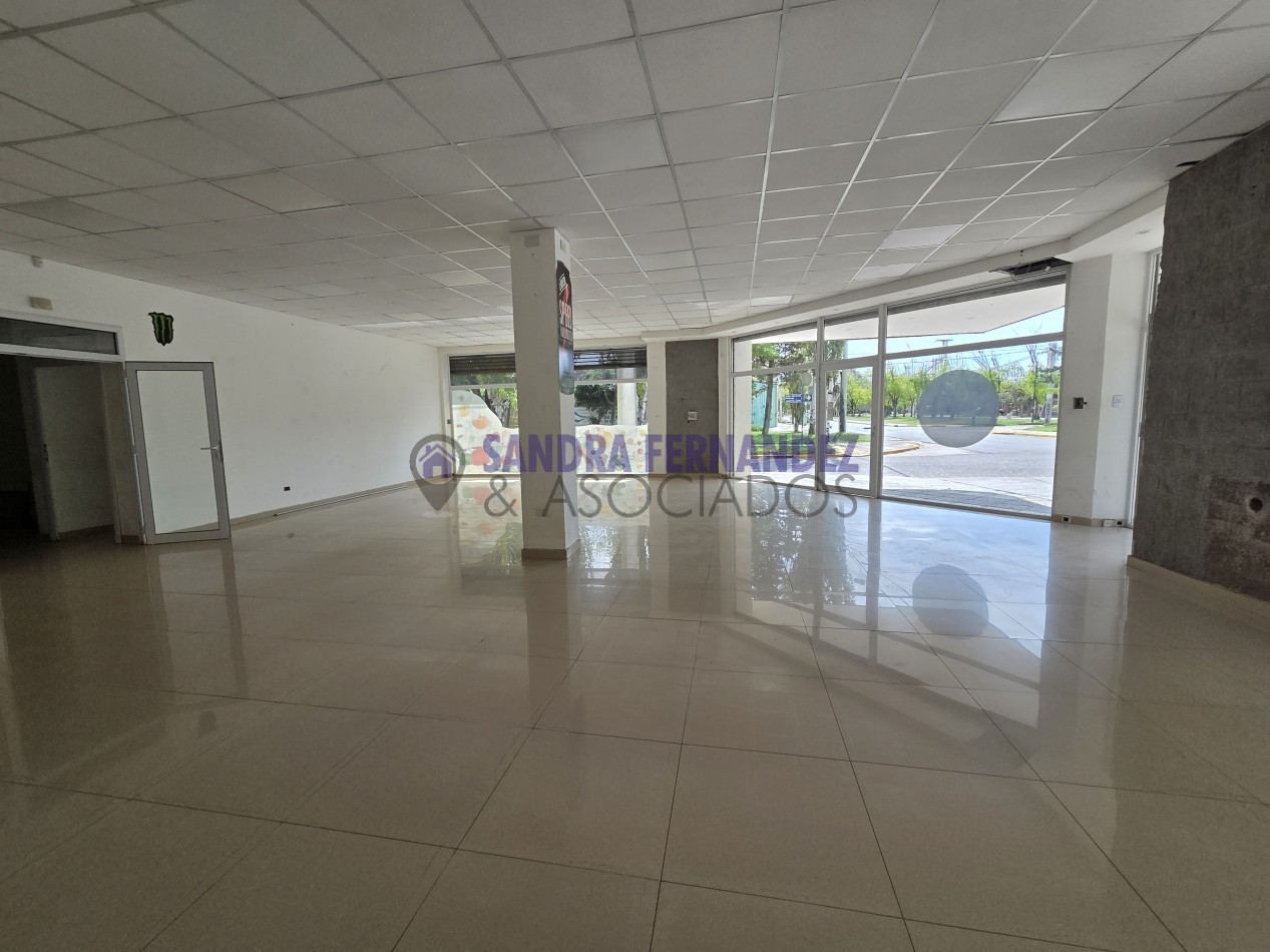 Neuquen Alquiler Local Oficina Comercial en esquina