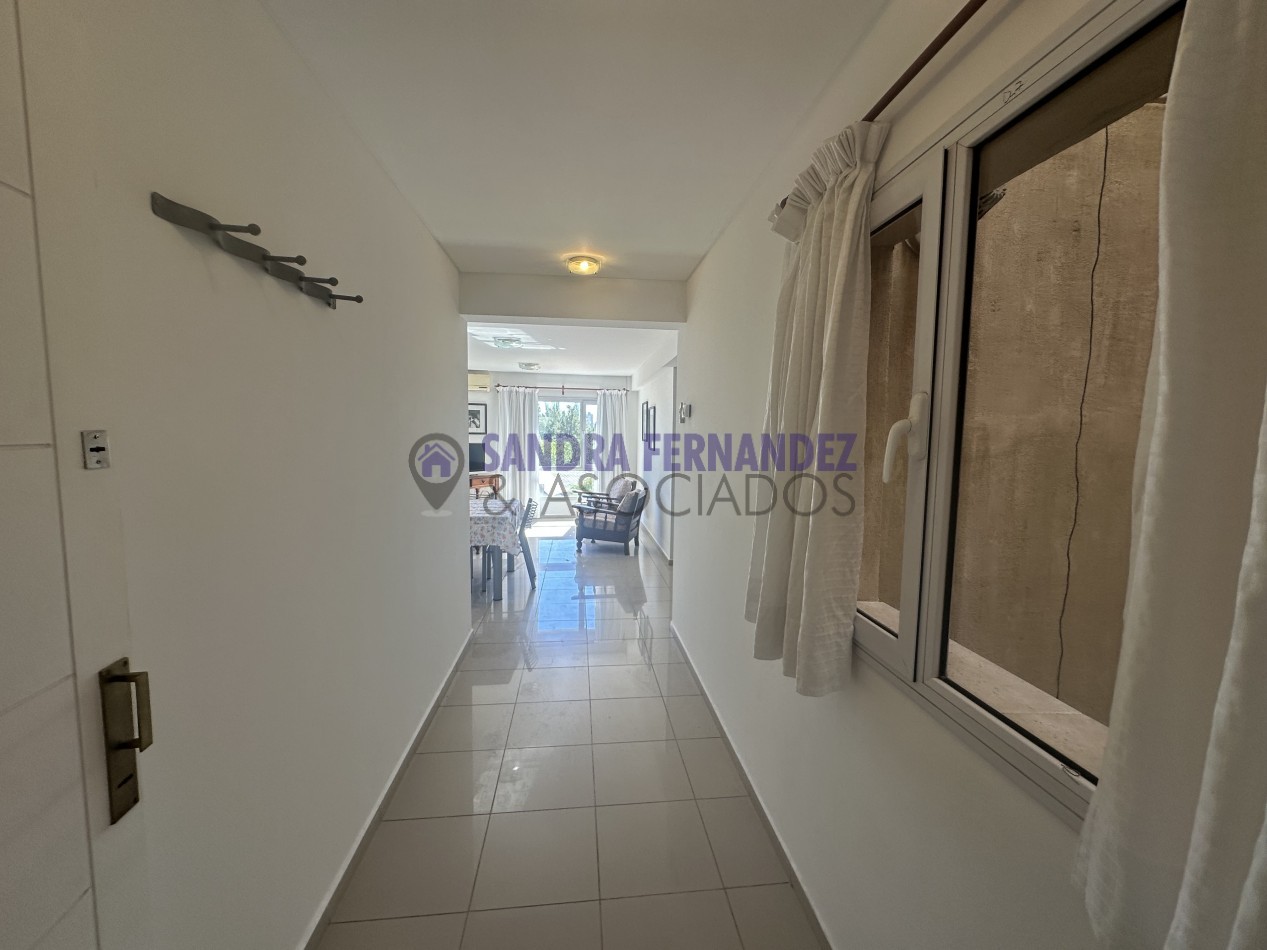 Neuquen. Alquiler. Departamento 2 dormitorios amoblado. Cochera. Barrio Santa Genoveva
