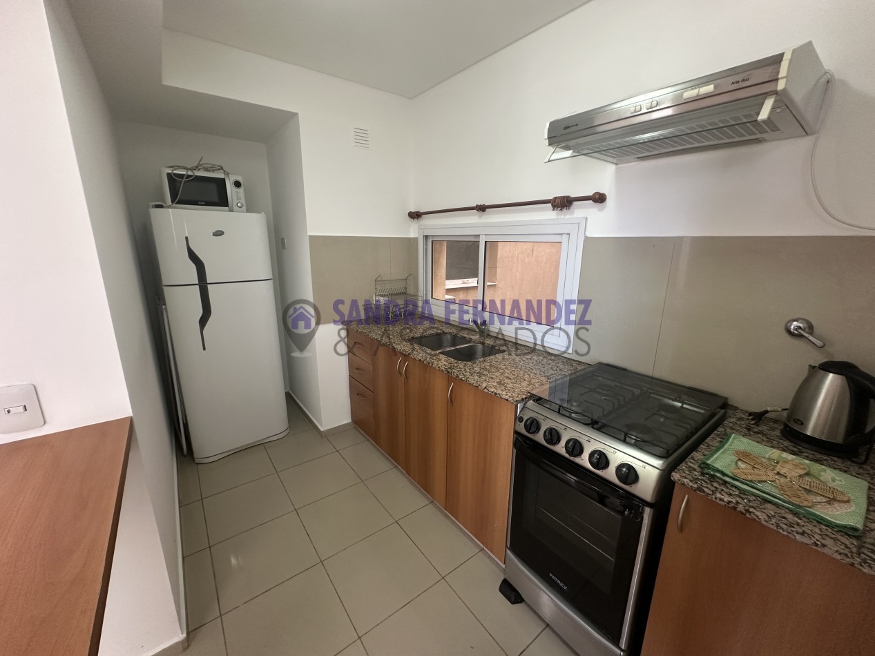 Neuquen. Alquiler. Departamento 2 dormitorios amoblado. Cochera. Barrio Santa Genoveva