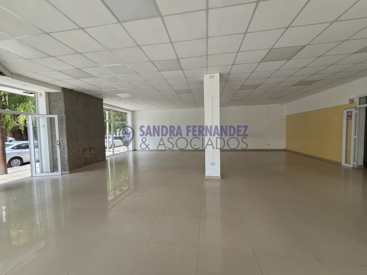 Neuquen Alquiler Local Oficina Comercial en esquina