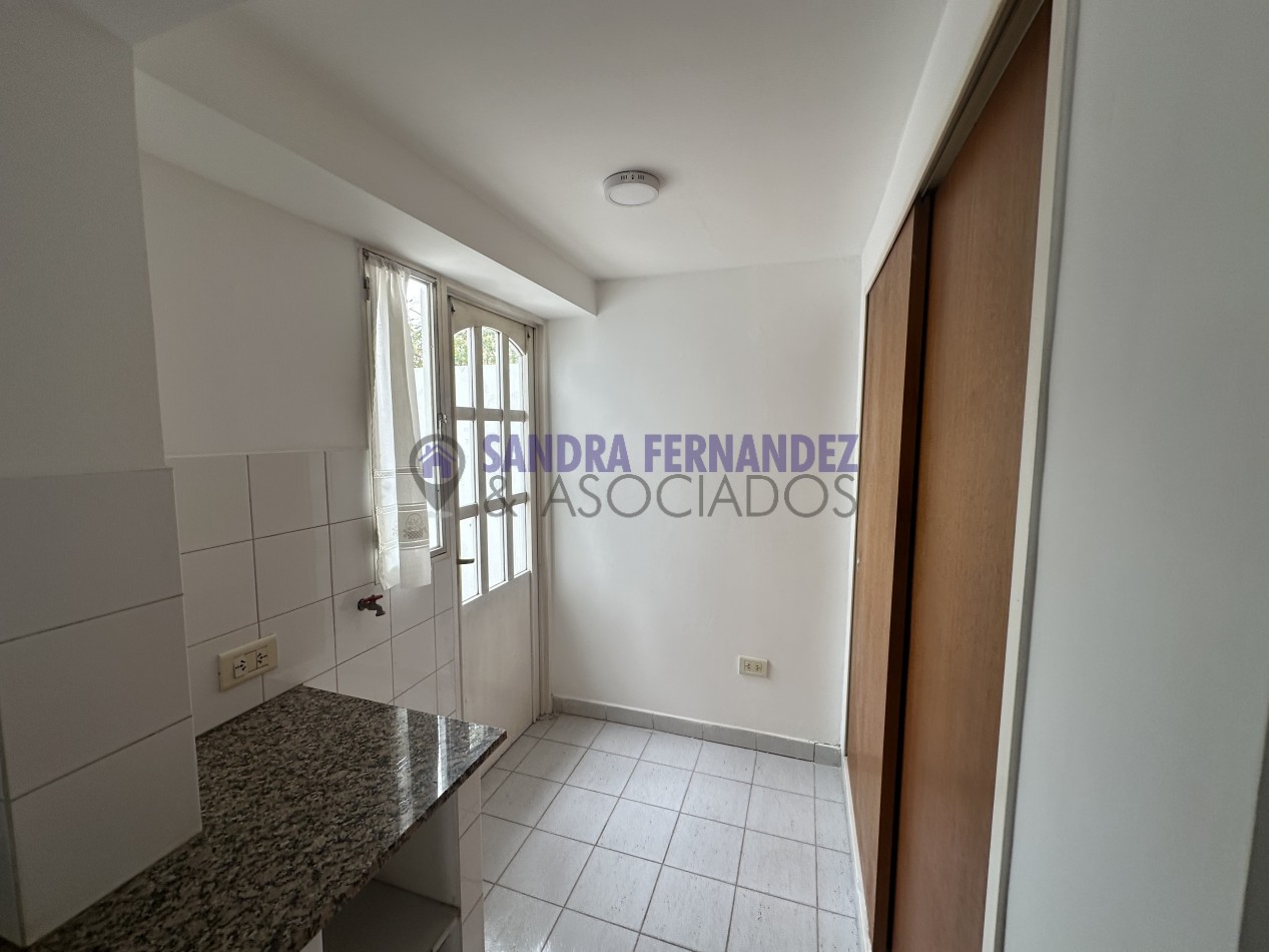 Neuquen Alquiler Loft 1 dormitorio con entrada para vehiculo