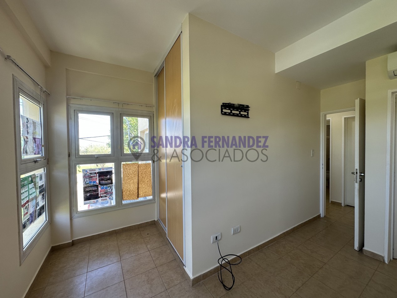 Neuquen Venta Santa Genoveva Departamento 2 dormitorios. Cochera Baulera 