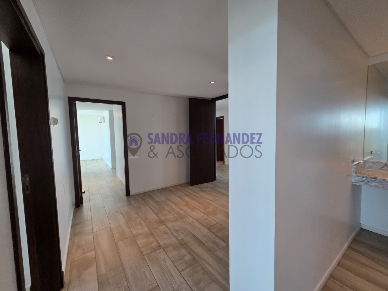 Neuquen. Alquiler NIVEL GERENCIAL Departamento  Semipiso 3 dorm