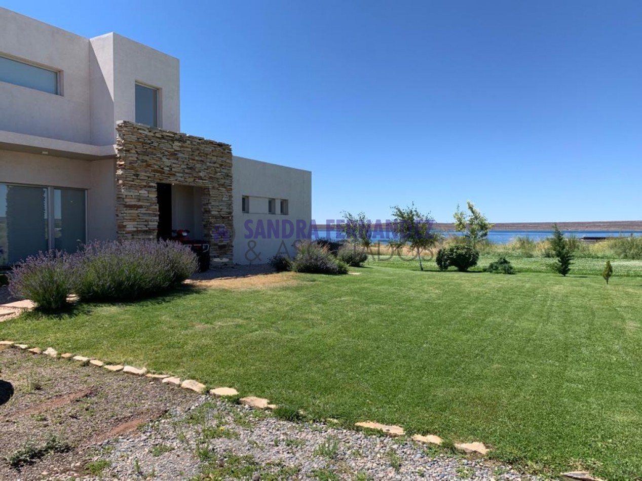  Neuquen. ALQUILER/VENTA La Peninsula Casa amoblada equipada 3 dormitorios