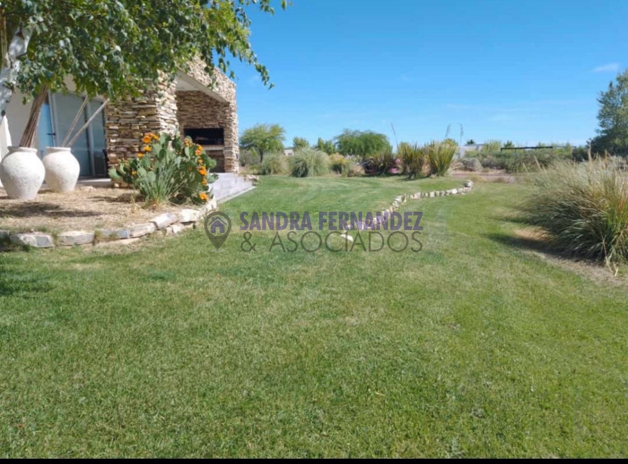  Neuquen. ALQUILER/VENTA La Peninsula Casa amoblada equipada 3 dormitorios