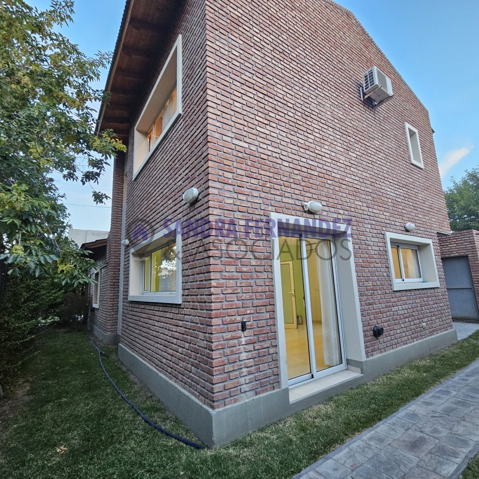 Rio Negro. Cipolletti. Venta. Casa en planta baja 3 dormitorios (suite) 