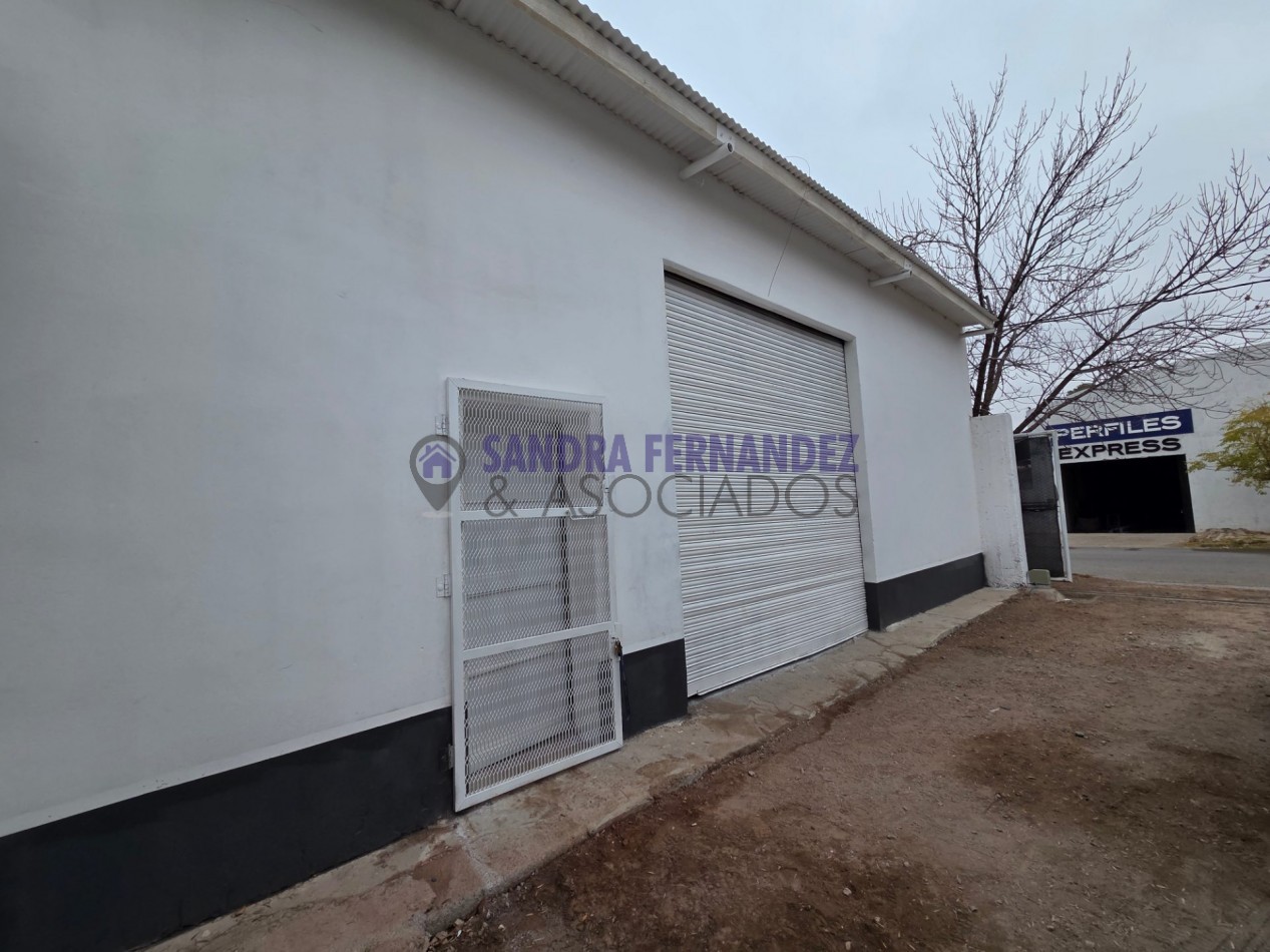 Neuquen Centenario Deposito en 1° rotonda de acceso a Centenario, a metros Ruta 7, 50 metros de YPF Farmacia Global