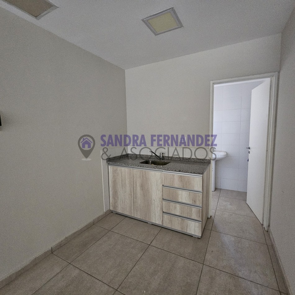 Neuquen Local Comercial en zona Bancaria 