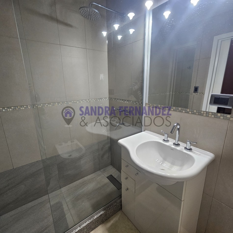 Neuquen. Venta. 1 dormitorio con cochera. Zona Policlinico de Neuquen