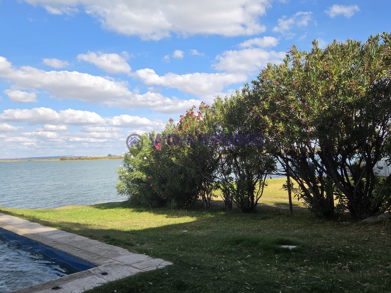 Rio Negro Cinco Saltos Lago Pellegrini Casa 2 dormitorios amoblada con vista al Lago