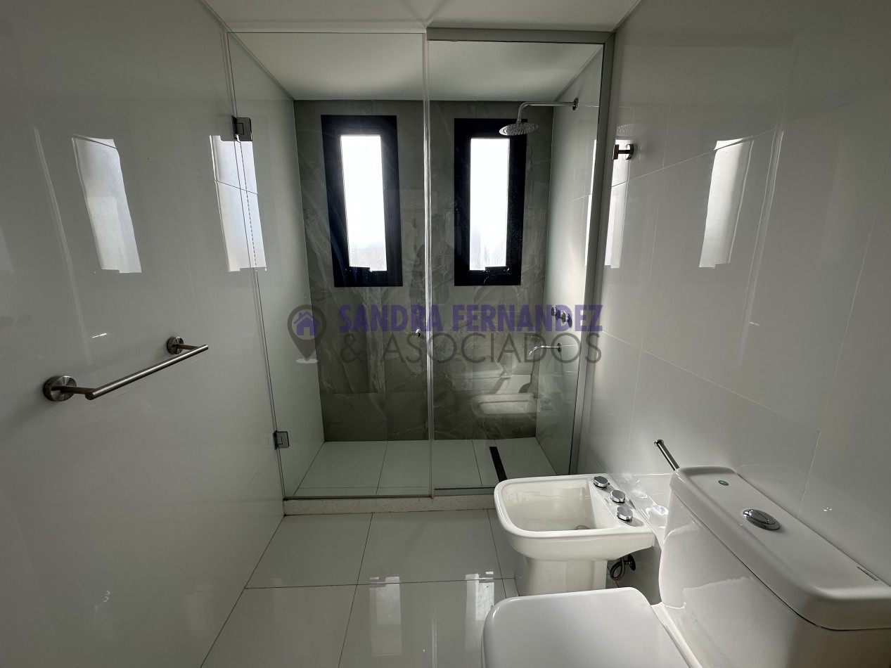 Neuquen Alquiler Departamento 1 dormitorio con terraza. Cochera Centro ciudad de Neuquen