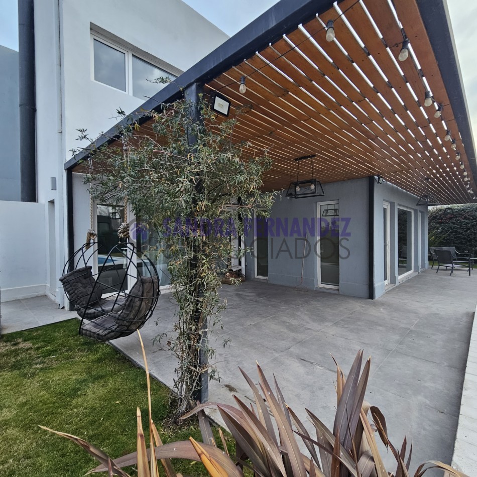 Neuquen Alquiler Casa Nivel gerencial en dos plantas Barrio Cerrado Sauces del Limay