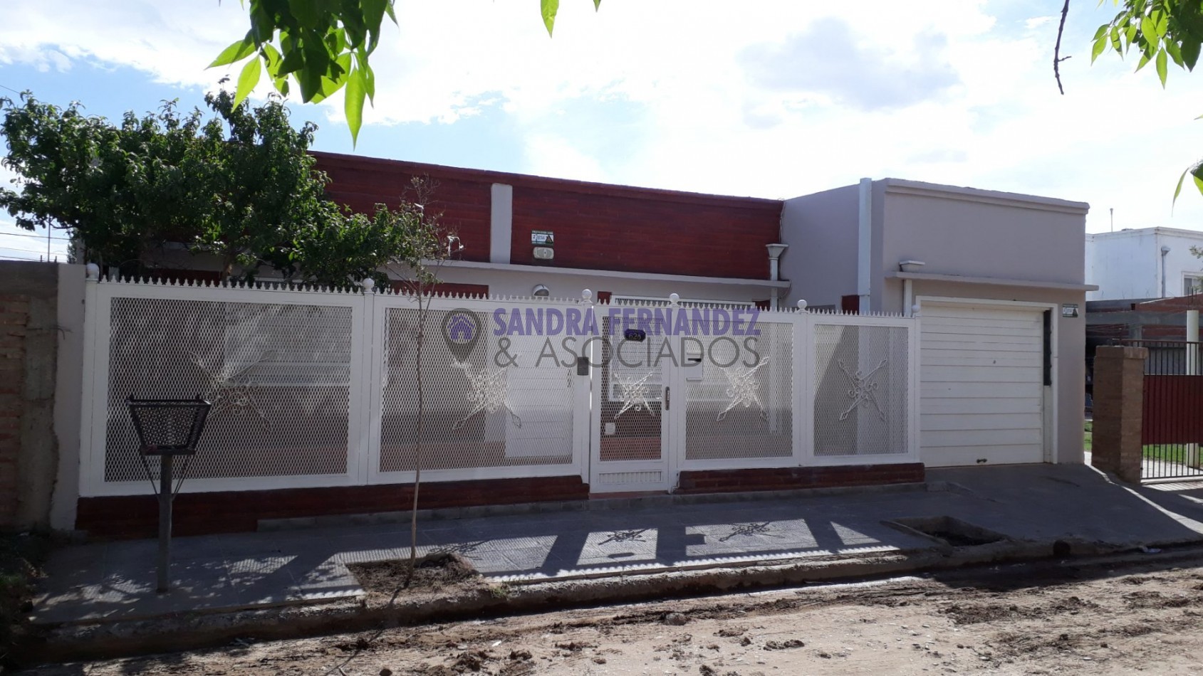Plottier Alquiler Casa en una sola planta 