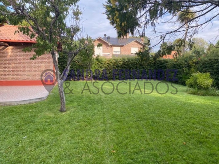 Neuquen. Venta Casa 2 dormitorios (suite) en una sola planta. Barrio Rincon Club de Campo