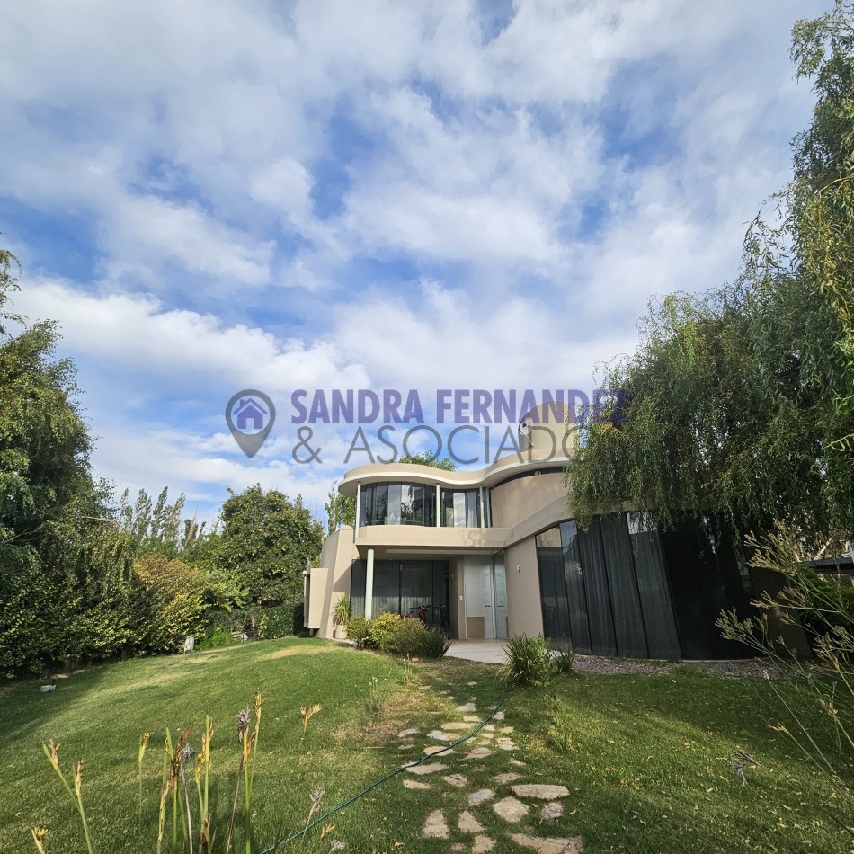 Neuquen. Alquiler.  Casa Barrio Cerrado La Comarca 