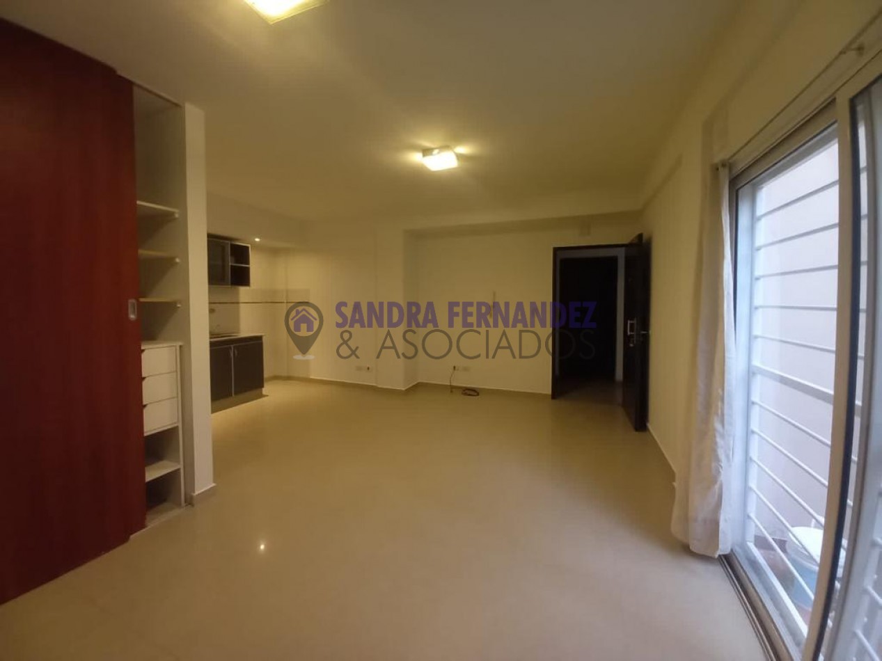 Rio Negro, Cipolletti, Monoambiente amplio. Barrio Arevalo
