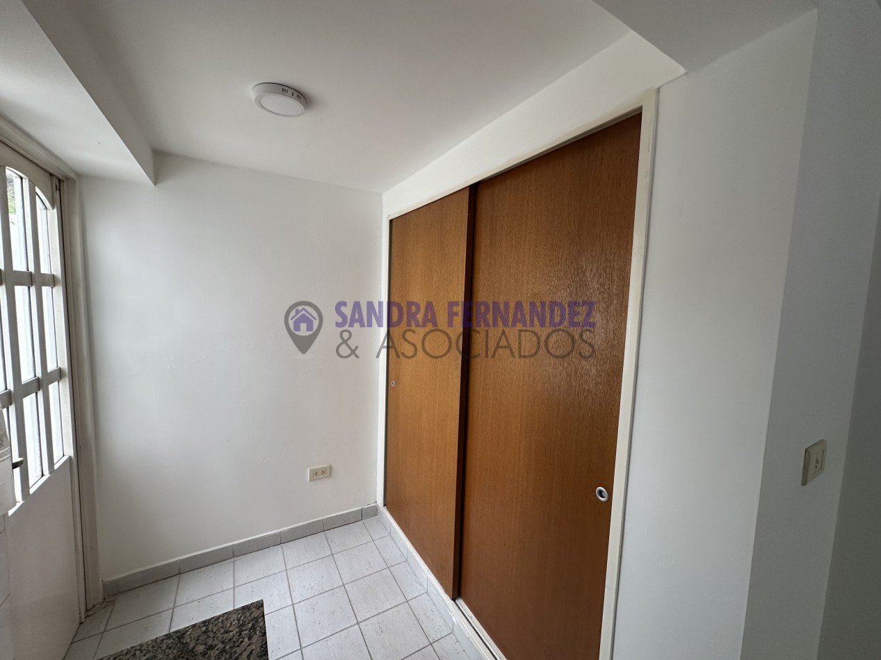 Neuquen Alquiler Loft 1 dormitorio con entrada para vehiculo
