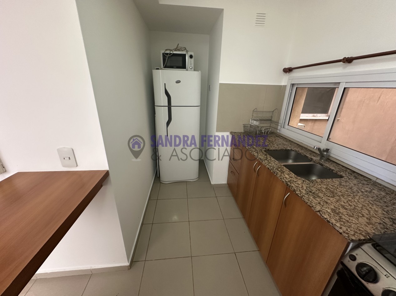 Neuquen. Alquiler. Departamento 2 dormitorios amoblado. Cochera. Barrio Santa Genoveva