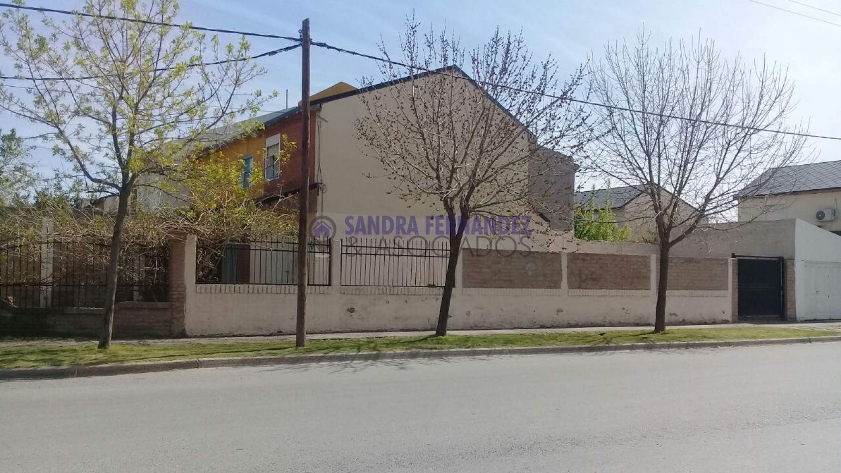Neuquen Venta Duplex 2 dormitorios en esquina Barrio Huilliches 