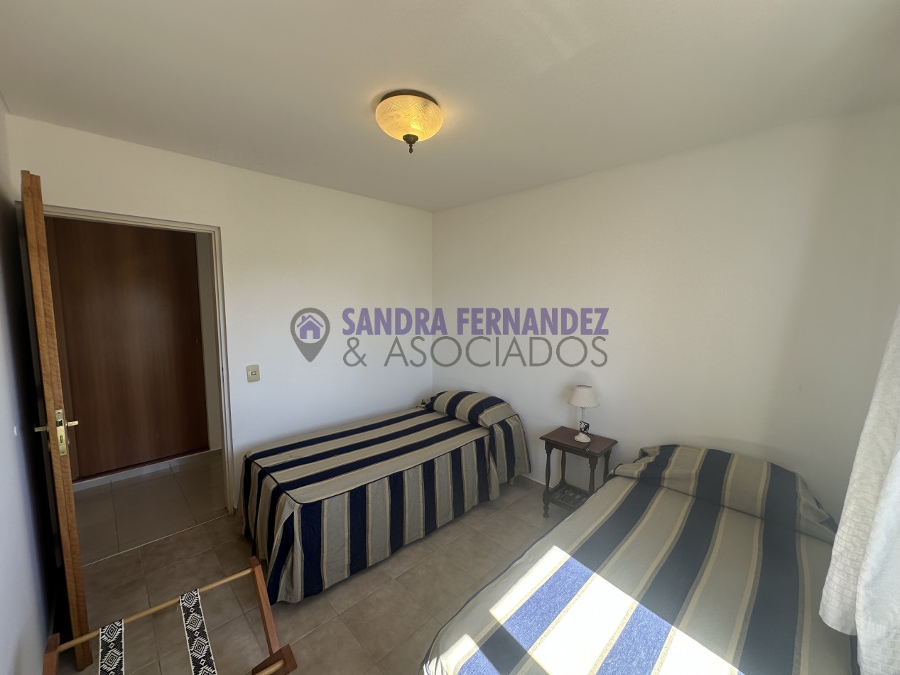 Neuquen. Alquiler. Departamento 2 dormitorios amoblado. Cochera. Barrio Santa Genoveva