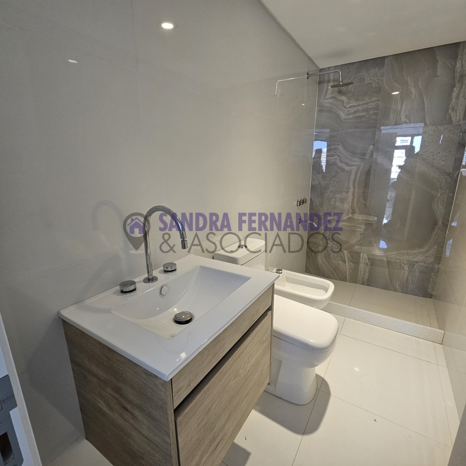 Neuquen Alquiler A ESTRENAR Semipiso departamento 2 dormitorios en suite C/vestidor. Cochera Centro ciudad de Neuquen