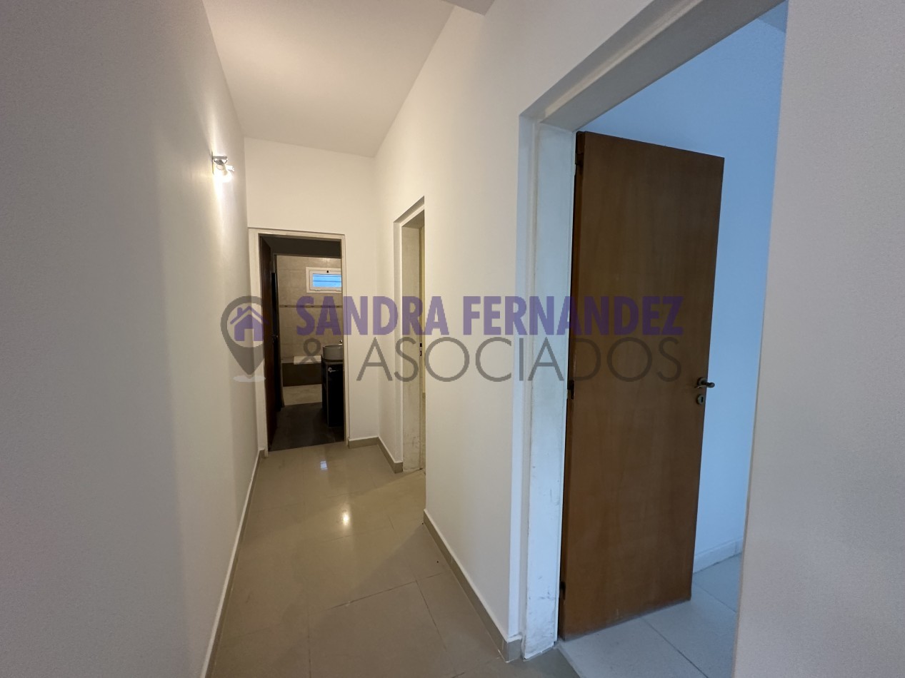 Rio Negro, Cipolletti, Alquiler, 2 dormitorios. Cochera. Parrilla. Barrio Brentana