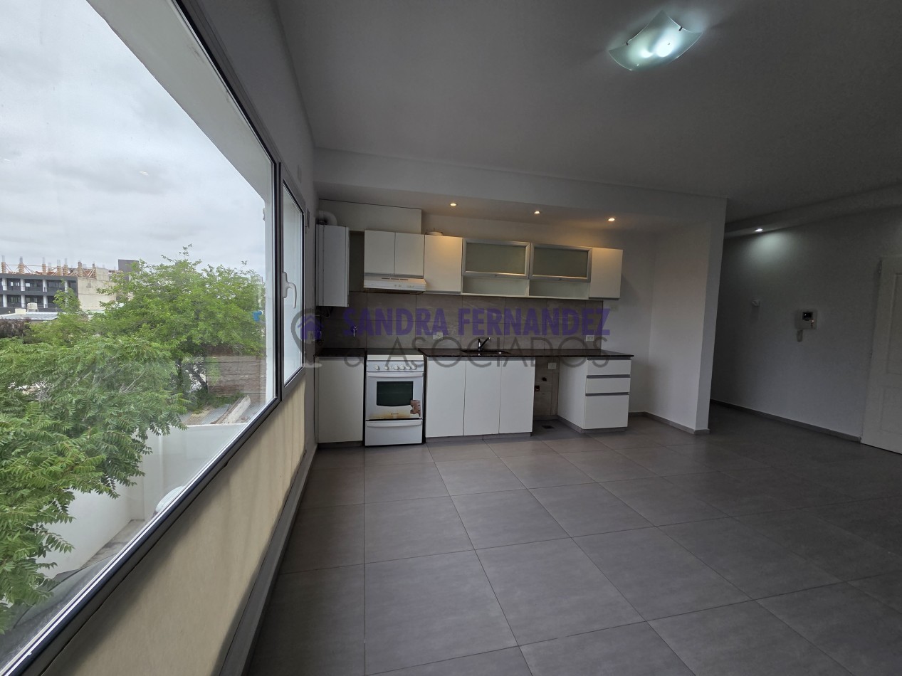 Rio Negro Cipolletti Alquiler Departamento 1 dormitorio  con cohcera