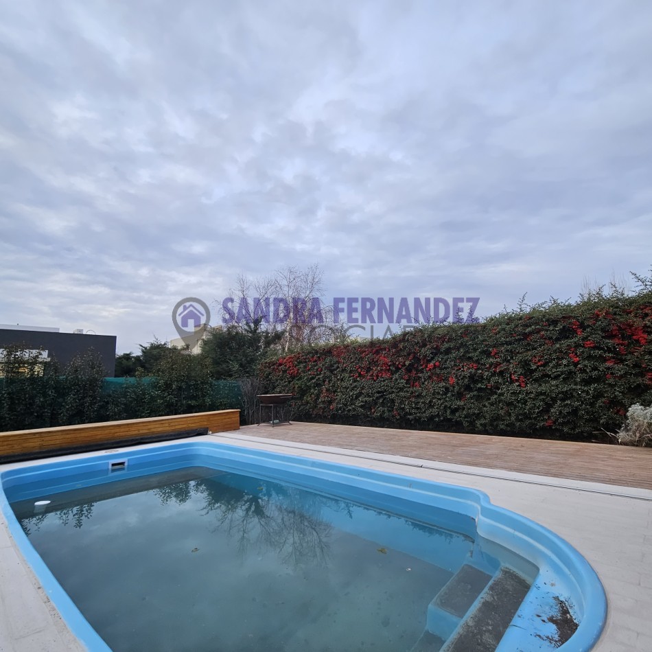Neuquen Alquiler Casa Nivel gerencial en dos plantas Barrio Cerrado Sauces del Limay