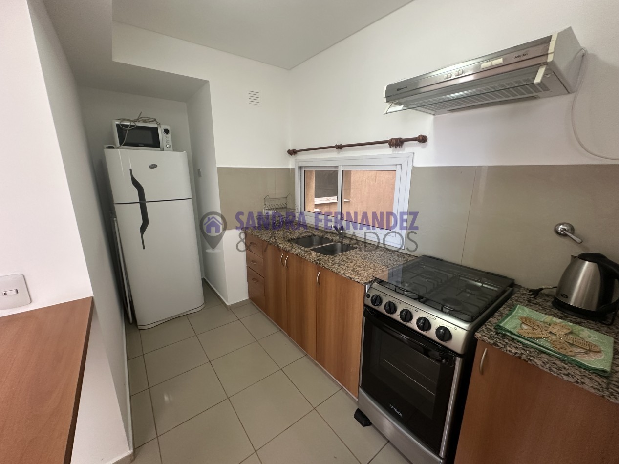 Neuquen. Alquiler. Departamento 2 dormitorios amoblado. Cochera. Barrio Santa Genoveva