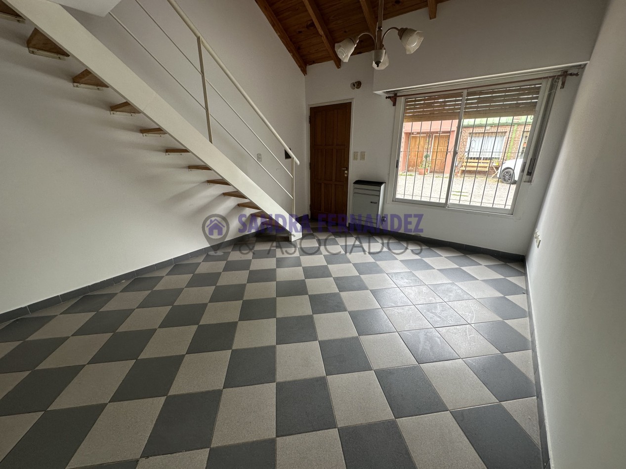 Neuquen Alquiler Loft 1 dormitorio con entrada para vehiculo