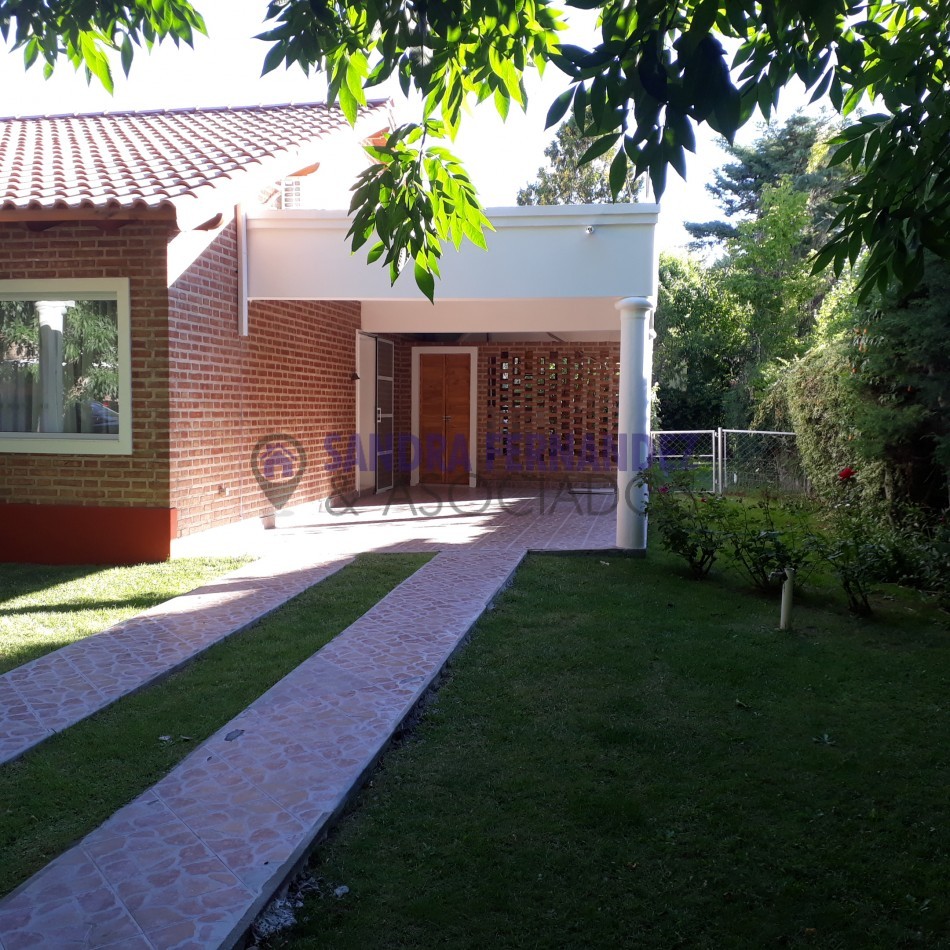 Neuquen. Alquiler Casa 2 dormitorios (suite) en una sola planta. Barrio Rincon Club de Campo