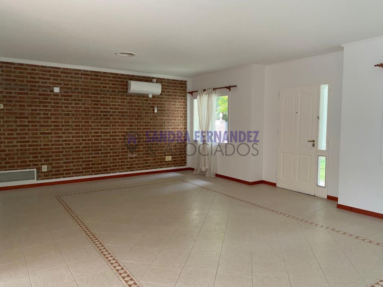 Neuquen. Alquiler Casa 2 dormitorios (suite) en una sola planta. Barrio Rincon Club de Campo