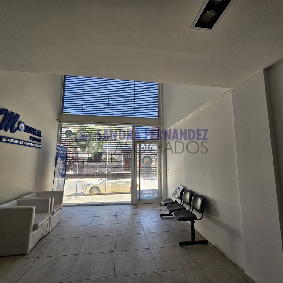 Neuquen Local Comercial en zona Bancaria 