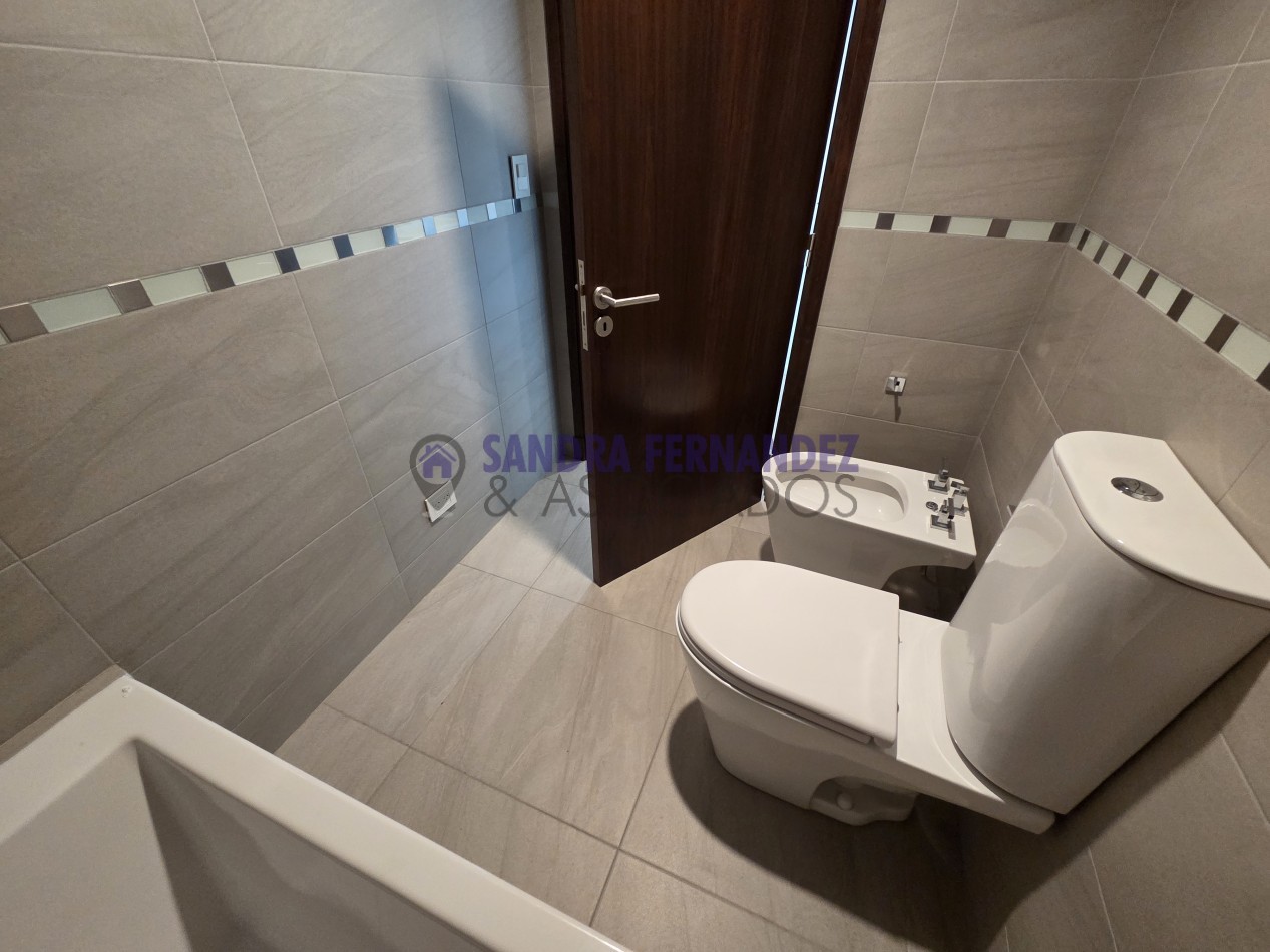 Neuquen. Alquiler NIVEL GERENCIAL Departamento  Semipiso 3 dorm