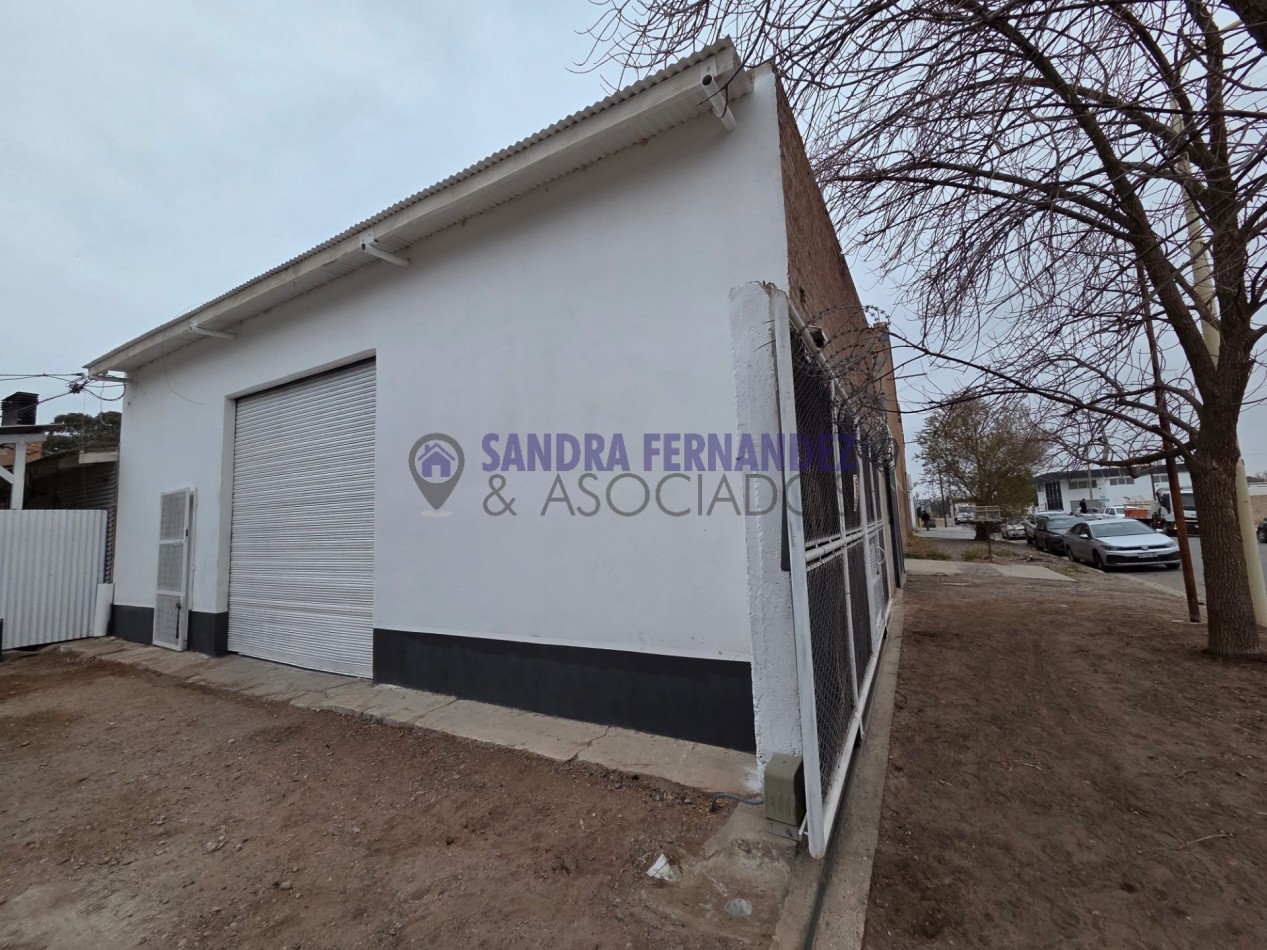 Neuquen Centenario Deposito en 1° rotonda de acceso a Centenario, a metros Ruta 7, 50 metros de YPF Farmacia Global