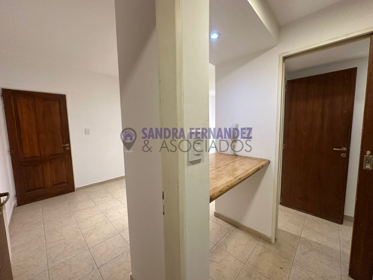 Neuquen Alquiler Oficina Zona Bancaria Policlinico Neuquen. Correo Argentino con cochera