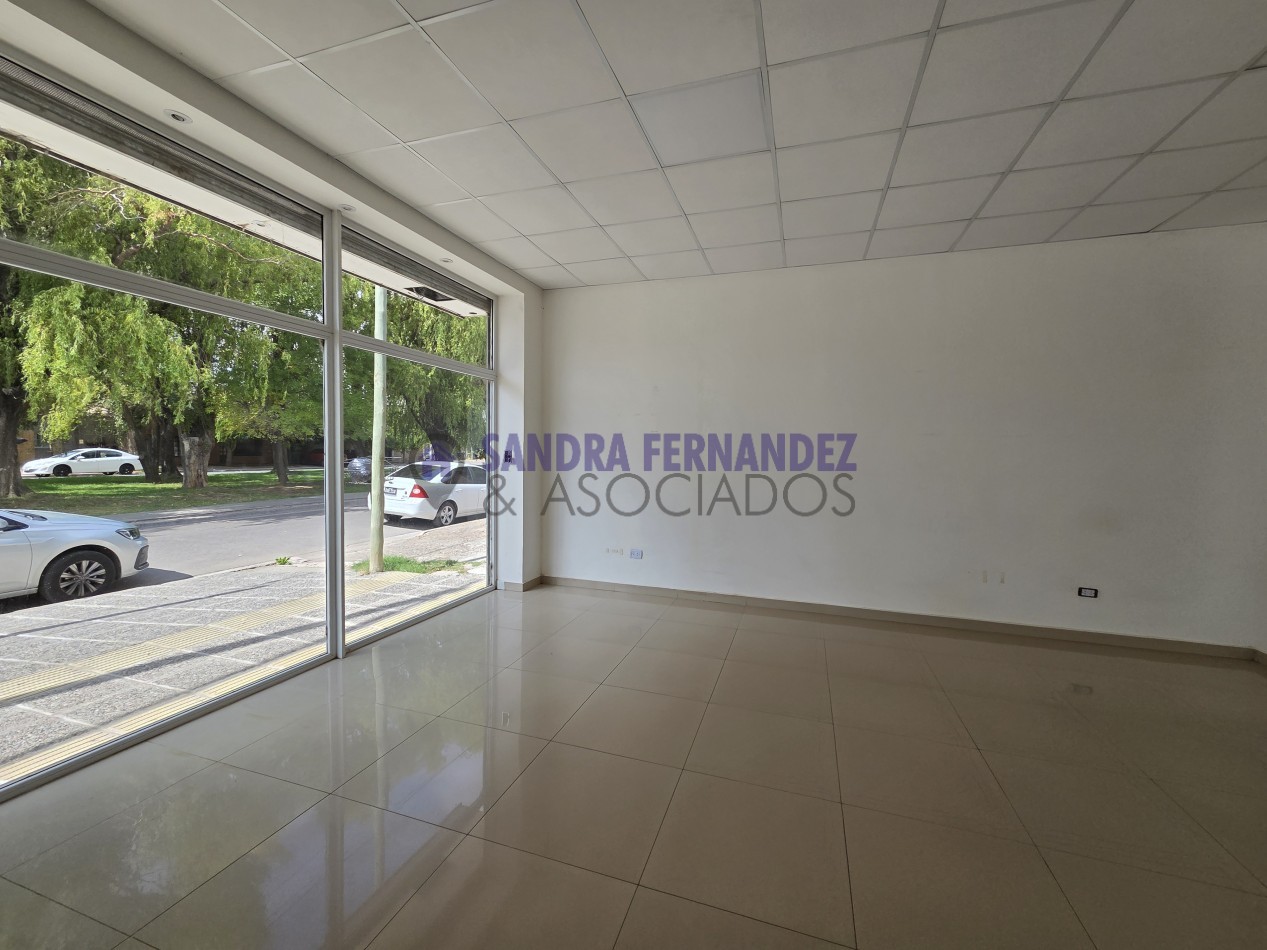Neuquen Alquiler Local Oficina Comercial en esquina