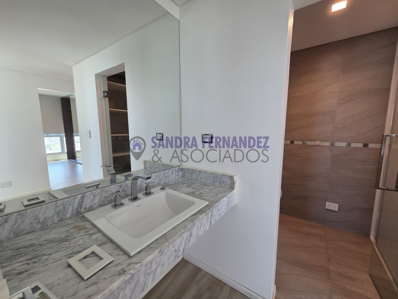 Neuquen. Alquiler NIVEL GERENCIAL Departamento  Semipiso 3 dorm