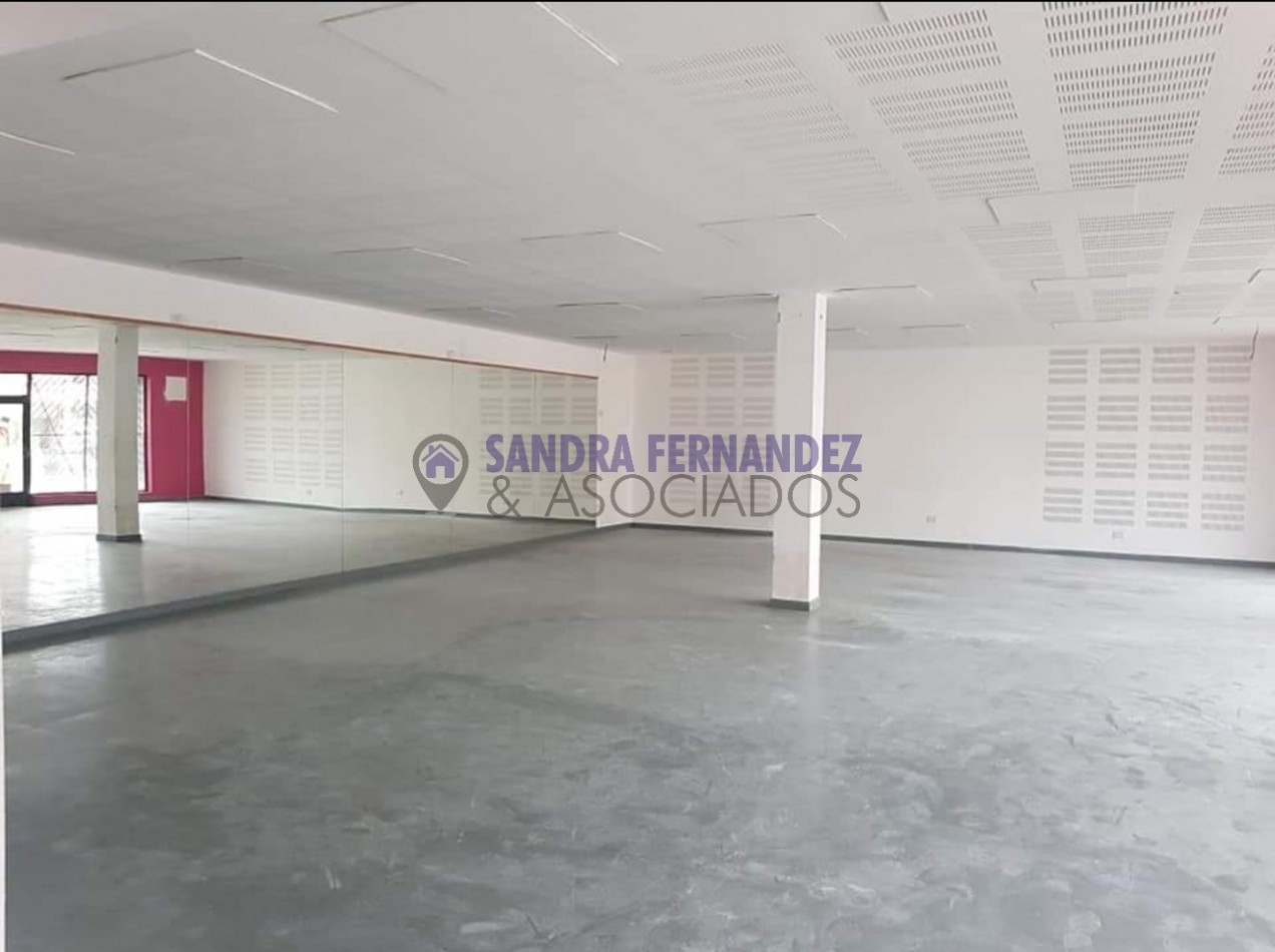 Neuquen. Local comercial- Oficina. 300 m2Apto Gastronomia en el centro del Bajo de la ciudad de Neuquen