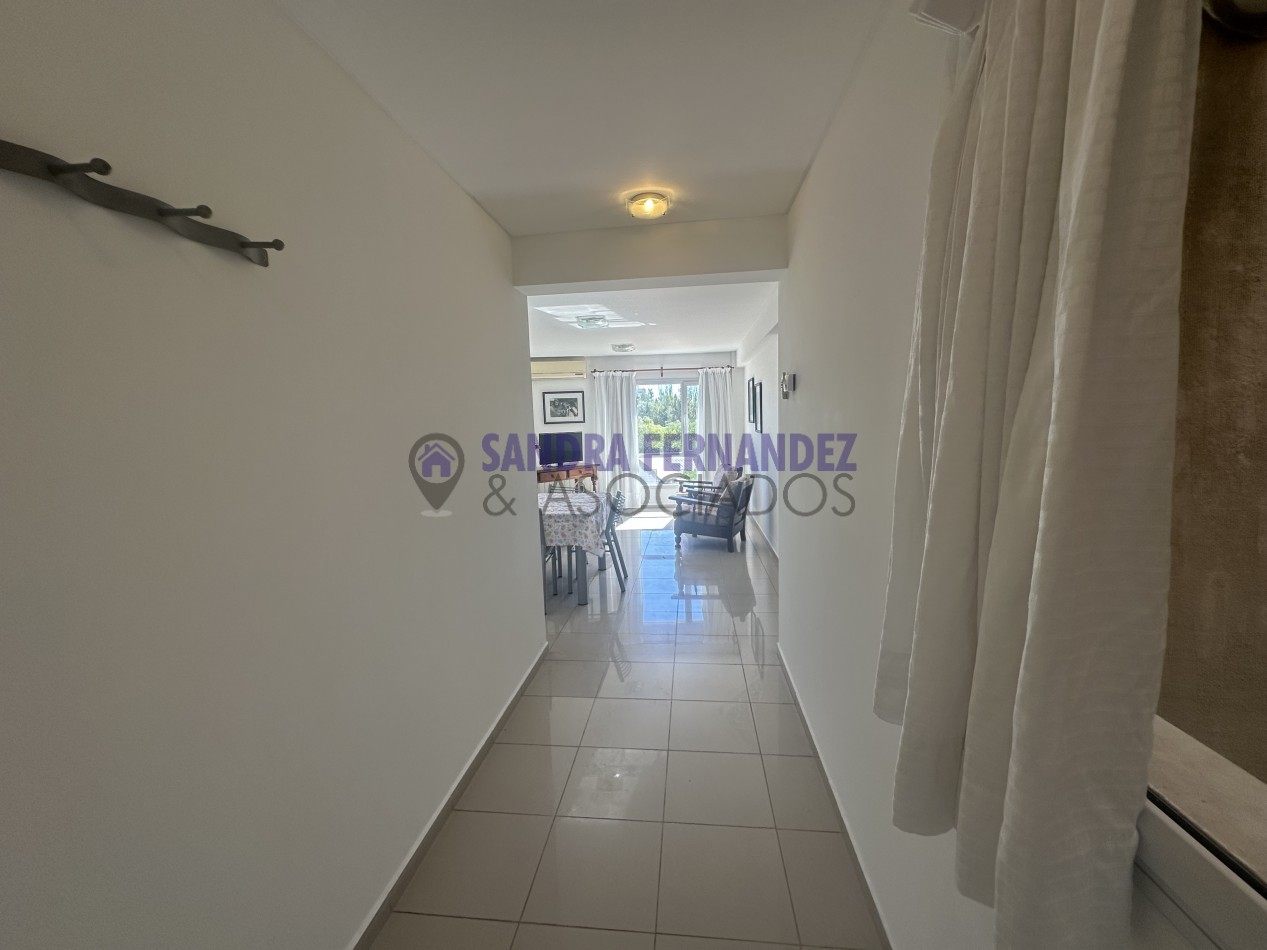 Neuquen. Alquiler. Departamento 2 dormitorios amoblado. Cochera. Barrio Santa Genoveva