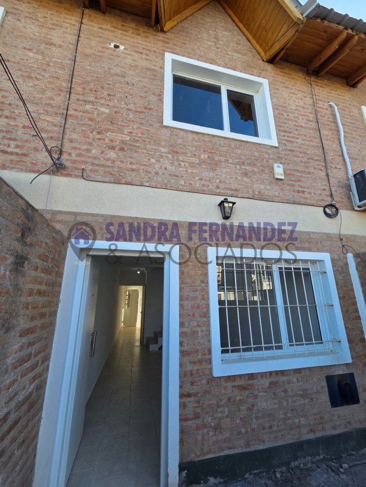 Neuquen Alquiler Duplex 2 dormitorios entrada para un auto